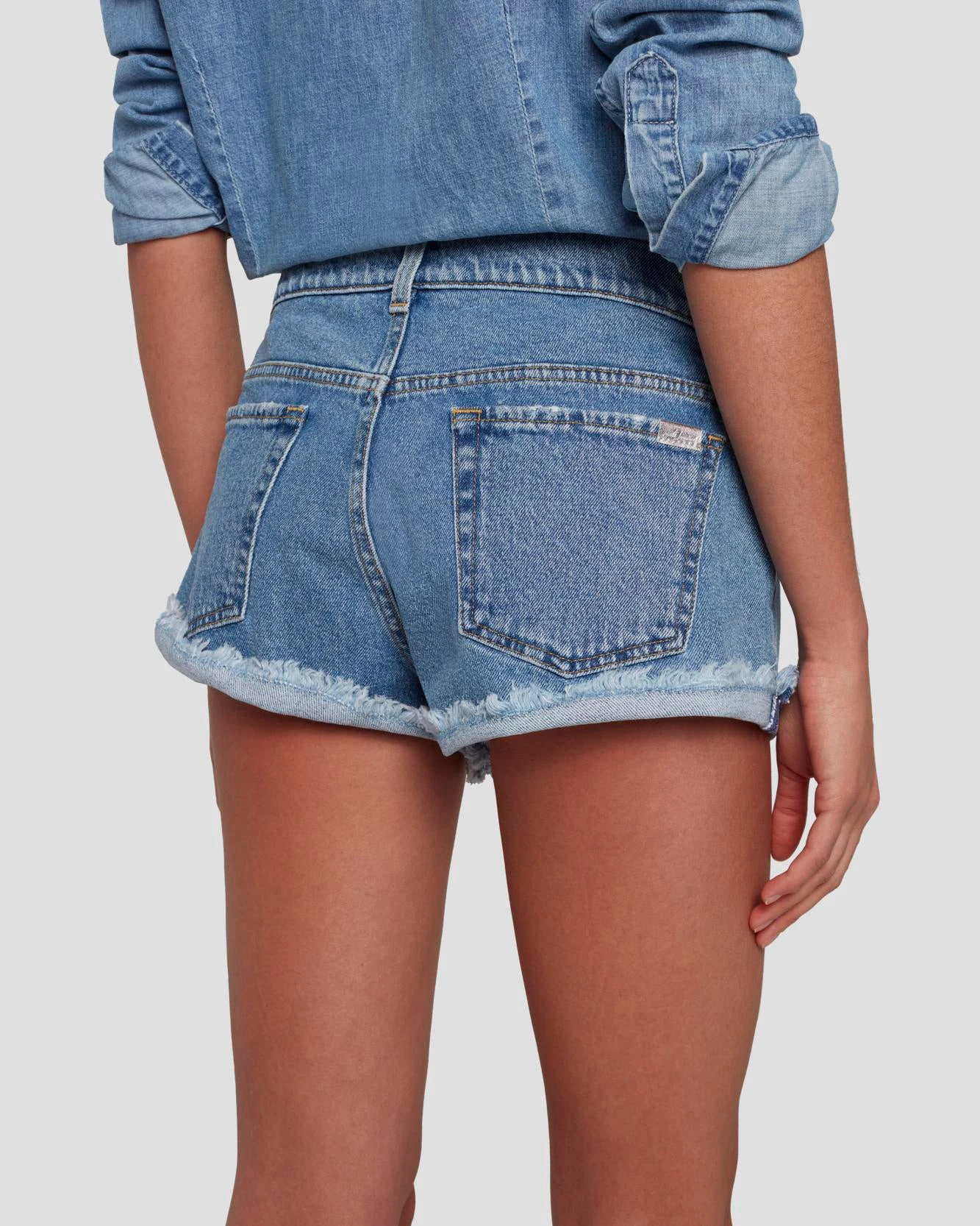 7 For All Mankind 7FAM X ADR Slouchy Shorts In Vibe Crystals 7 7 For All Mankind 7FAM X ADR Slouchy Shorts In Vibe Crystals - Image 5