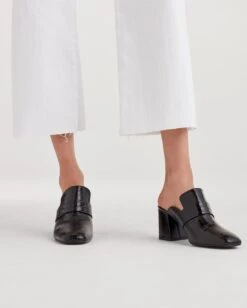 7 For All Mankind Cropped Alexa With Cut Off Hem In White Runway -7 For All Mankind Shop bf43780ab4a54961fc43d989d9783b6c