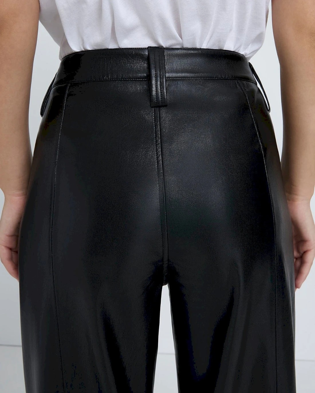 7 For All Mankind Faux Leather Easy Trouser In Black 5 7 For All Mankind Faux Leather Easy Trouser In Black - Image 3